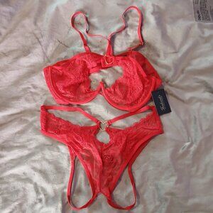 Frederick's of Hollywood Women's Lover Floral Lace Bra Set L/XL NWT Red